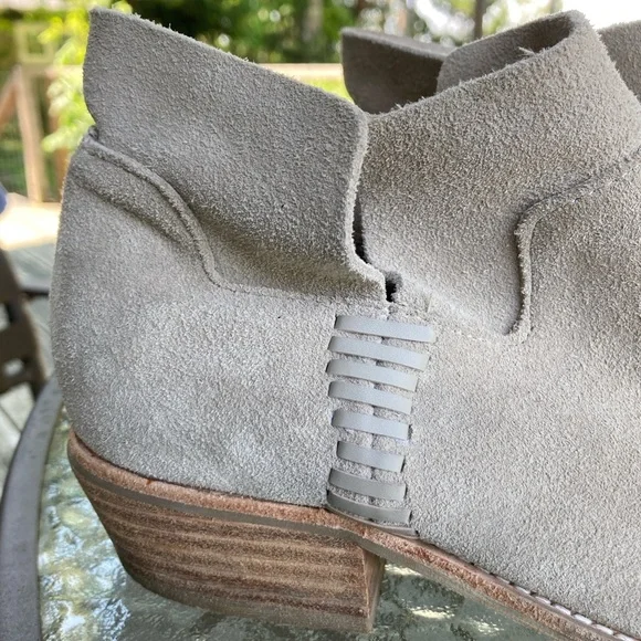 Dolce Vita- Women’s Cleo Stacked Heel Genuine Suede Slouchy Tan Bootie, Size 7 - Picture 3 of 11